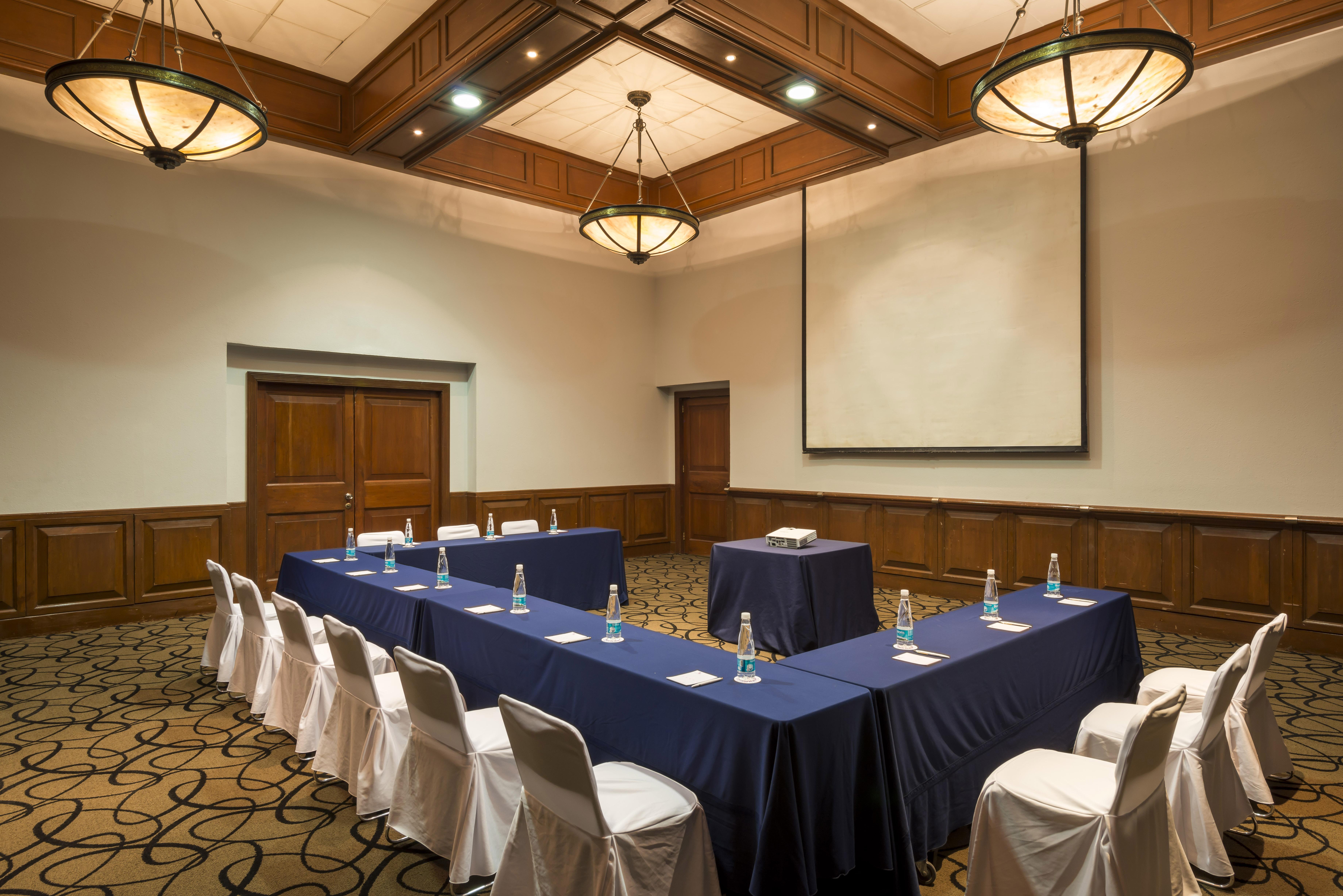 普埃布拉安吉罗波利斯卡米奥真实酒店 外观 照片 A meeting room at the Sheraton Club Resort