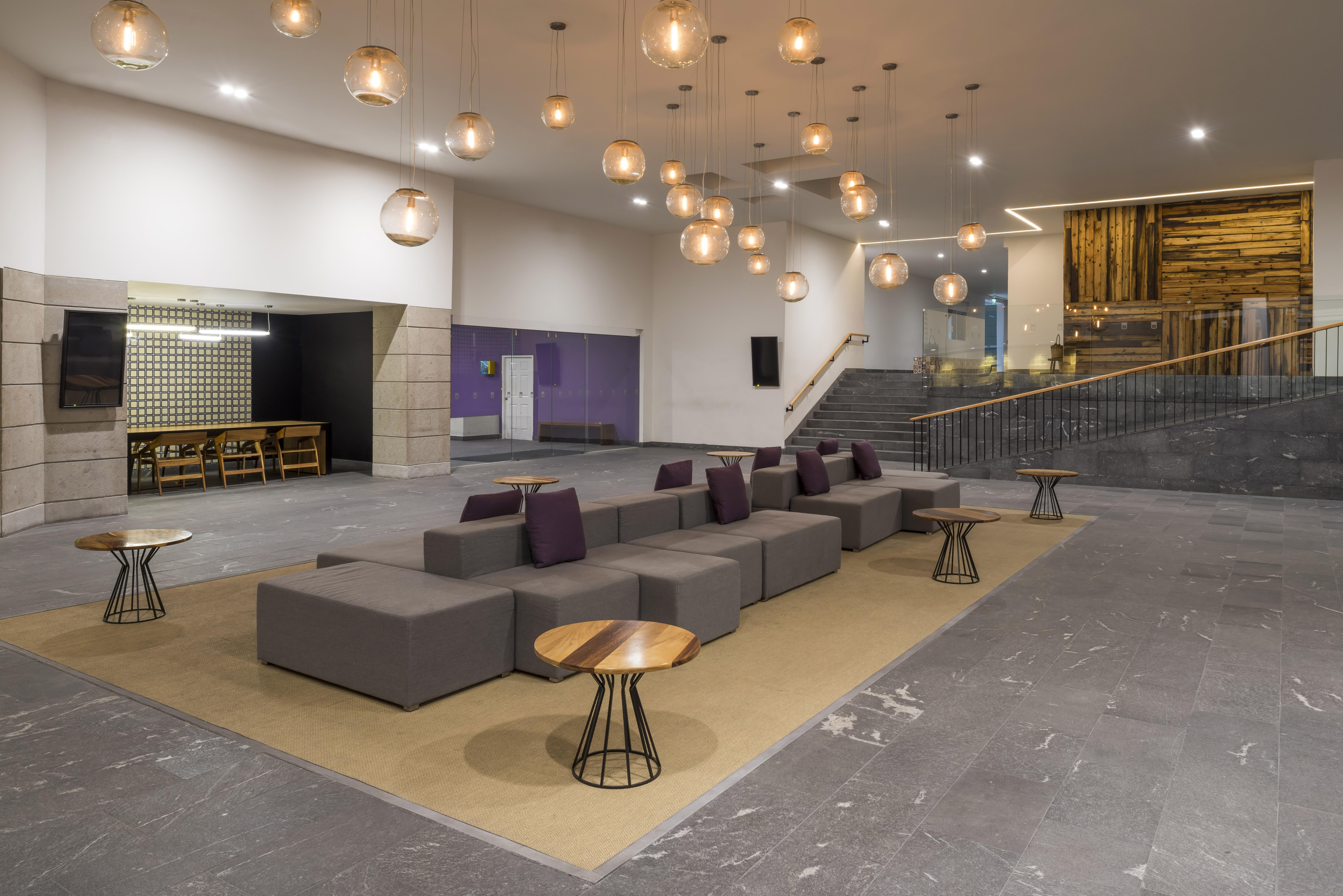 普埃布拉安吉罗波利斯卡米奥真实酒店 外观 照片 The lobby of the hotel