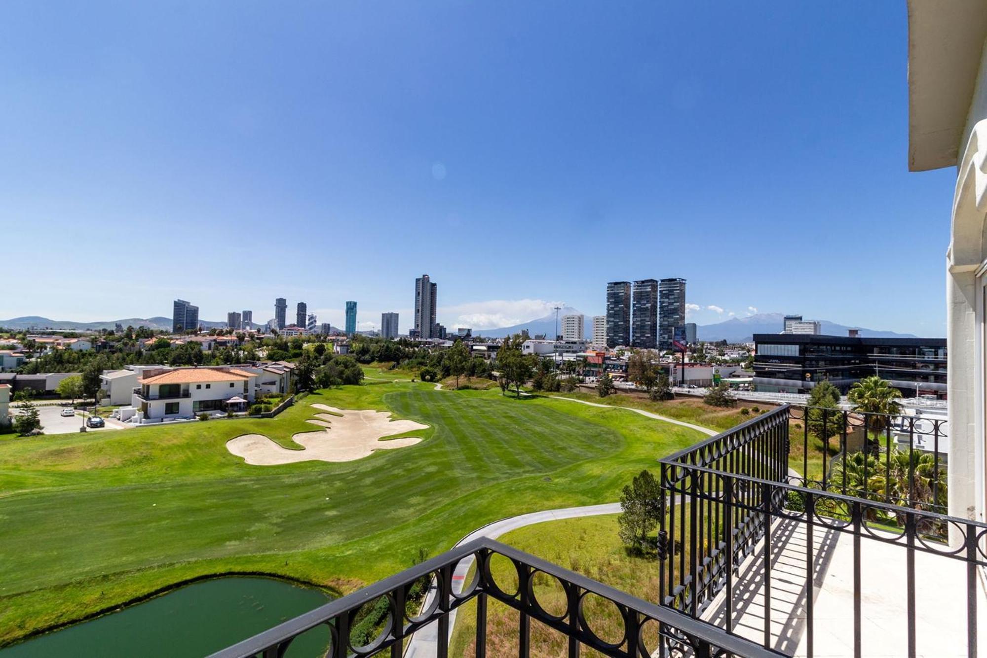 普埃布拉安吉罗波利斯卡米奥真实酒店 外观 照片 View of the 18th hole at Torrey Pines Golf Course